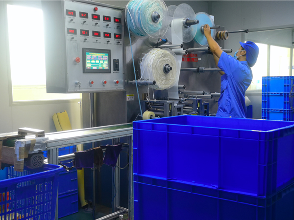 新型黑膏藥采用熱熔膠基質怎么加工制作方法 新型黑膏藥采用熱熔膠基質怎么加工制作方法