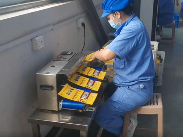 快速獲取黑膏藥貼oem代加工廠家正規產品,靈活合作模式 快速獲取黑膏藥貼oem代加工廠家正規產品,靈活合作模式