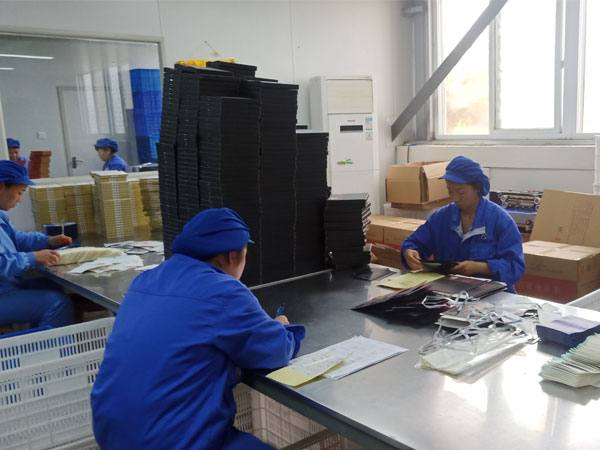 找黑膏藥加工廠家合作黑膏藥貼牌加工,要考慮這些問題 找黑膏藥加工廠家合作黑膏藥貼牌加工,要考慮這些問題